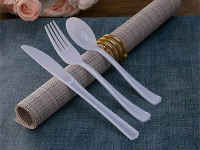 What To Pay Attention To When Buying Disposable Plastic Tableware
